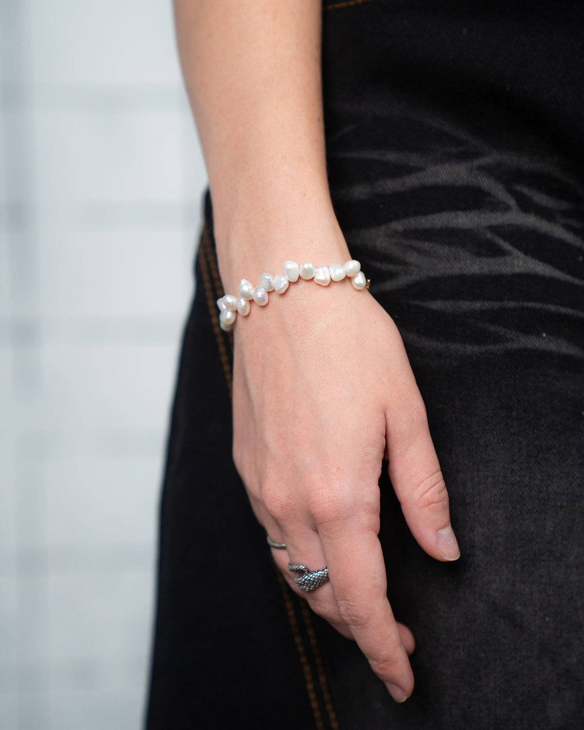 Tiny pearl bracelet