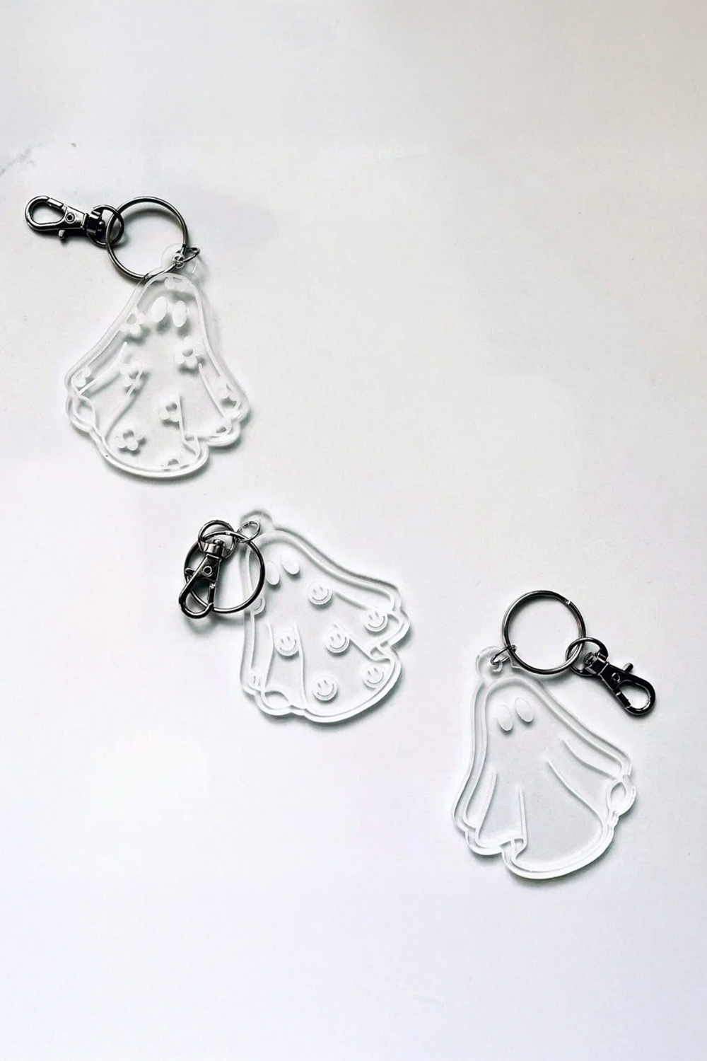 Mystery Ghost Keychain (1 surprise pick)